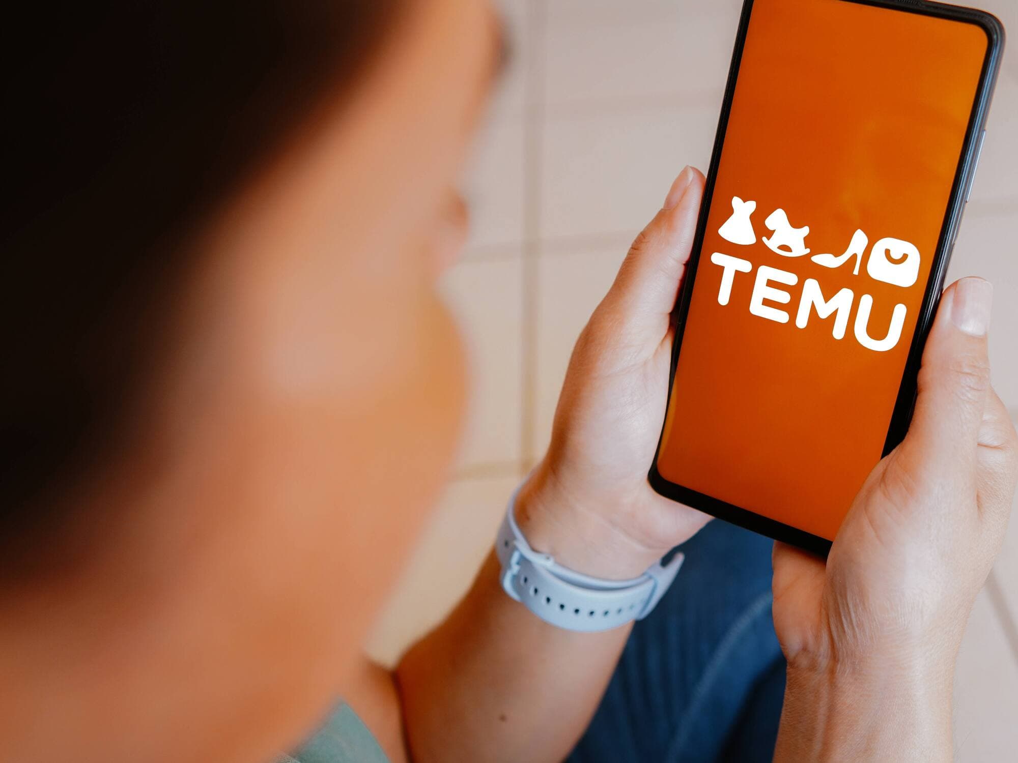 Comparaison : Temu face à Shein, AliExpress et Amazon